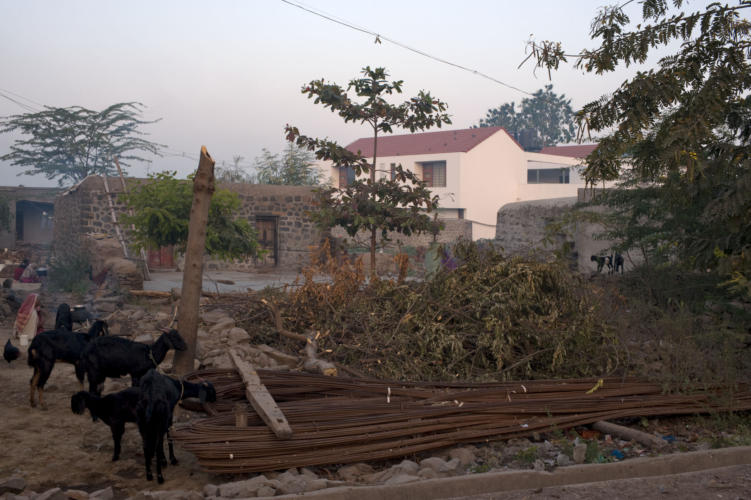 Opolis Architects, Bombay  |  Sarpanch House, Akluj